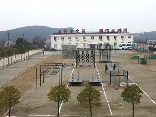 新疆400米渡海登训练器材