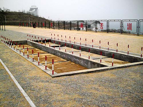 新疆400米渡海登训练器材｜跨网